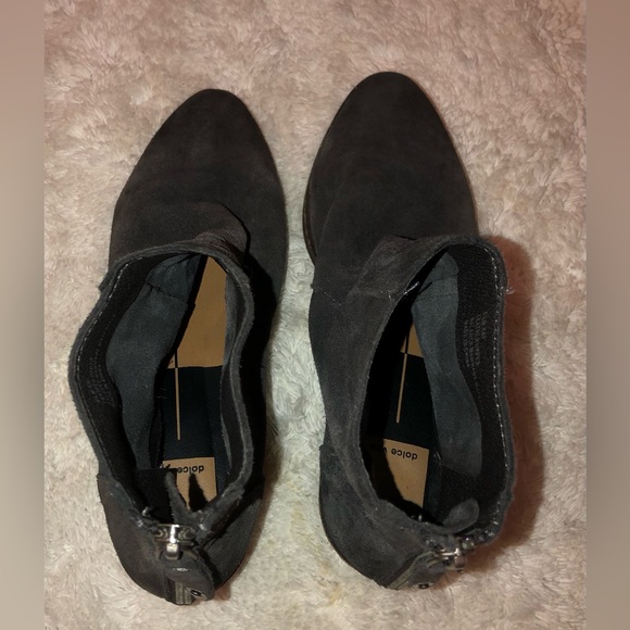 Dolce Vita ankle boots size 6 1/2 leather upper preowned

Bundle2save $ Shipping - Picture 2 of 10